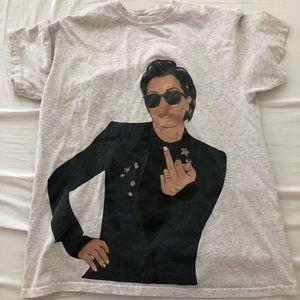 Kylie Jenner shop tee